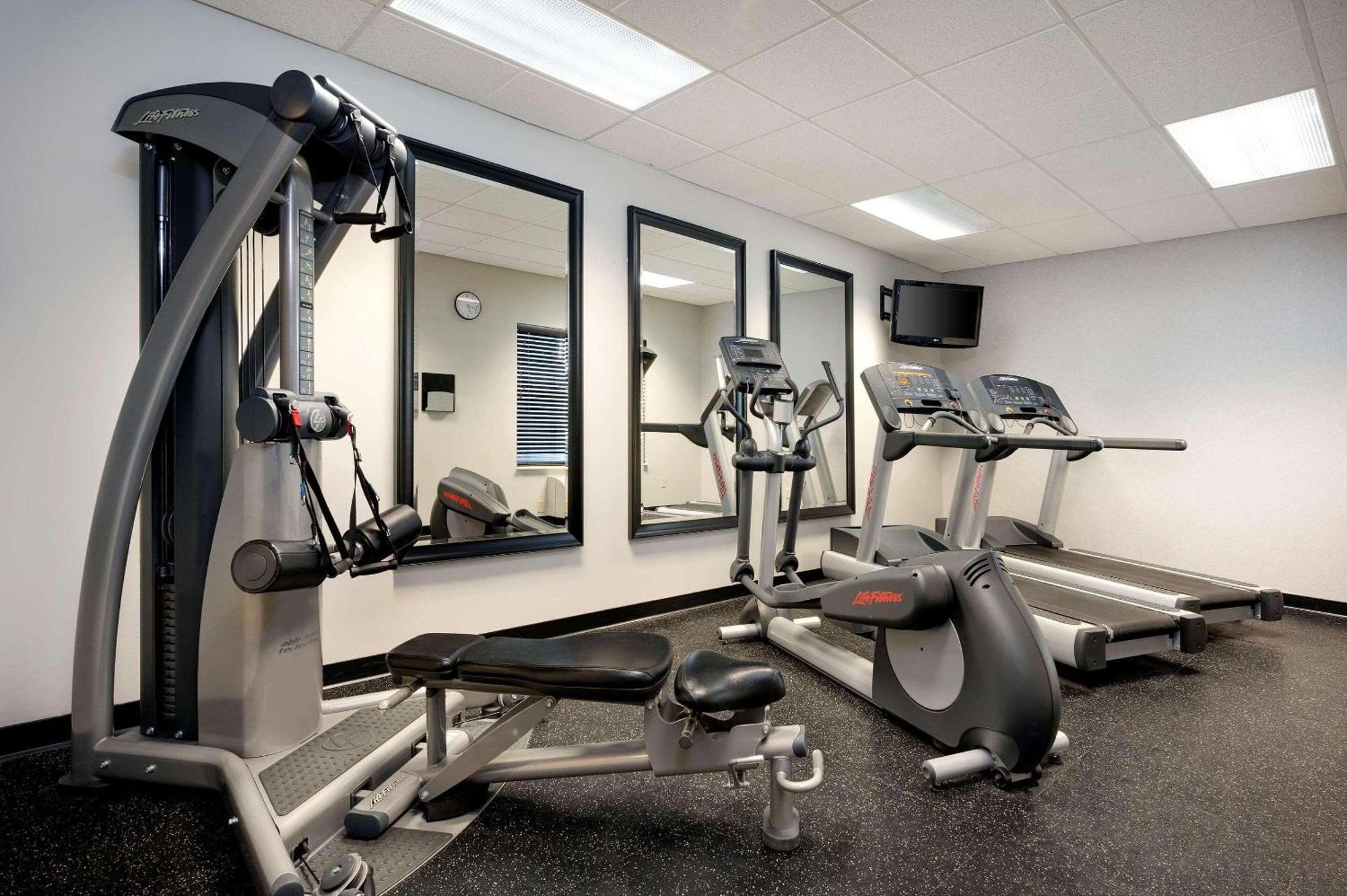 Country Inn & Suites By Radisson Albertville Near Outlet Mall Ngoại thất bức ảnh