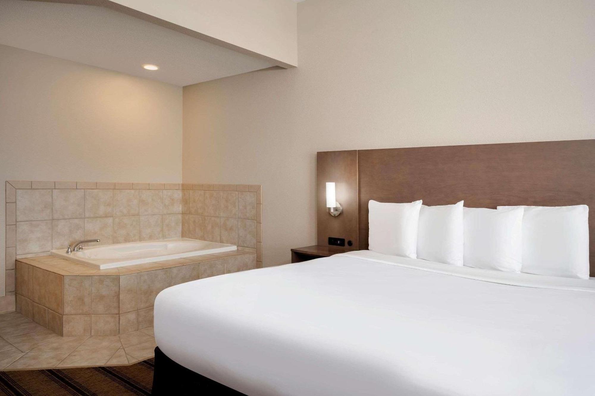 Country Inn & Suites By Radisson Albertville Near Outlet Mall Ngoại thất bức ảnh